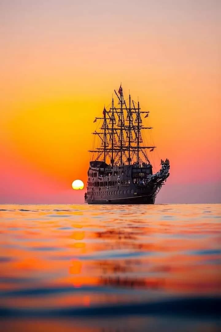 Sunset Legend Kral Boat Tour